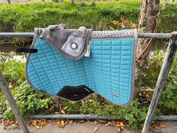 Zadeldek LeMieux Self-Cool Close Contact Square Blauw, set., Dieren en Toebehoren, Paarden en Pony's | Dekens en Dekjes, Nieuw