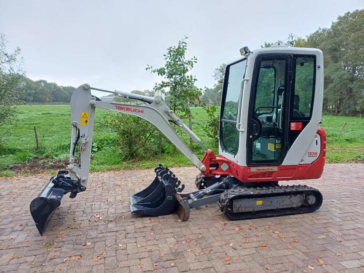 Takeuchi TB216 | bj2021 | 1595 uur, Zakelijke goederen, Machines en Bouw | Kranen en Graafmachines, Graafmachine, Ophalen of Verzenden