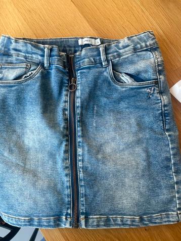 Te koop: veel meiden kinderkleding beschikbaar voor biedingen