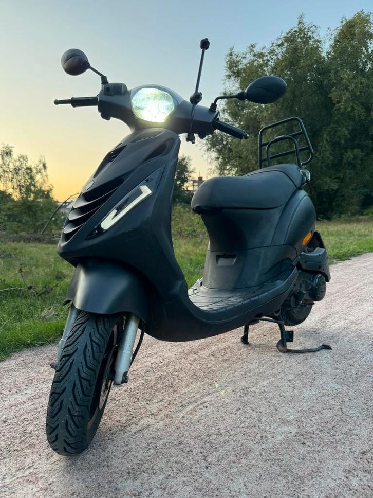 Piaggio zip SP snor scooter injectie motor 2020 poweleds, Fietsen en Brommers, Scooters | Piaggio, Zo goed als nieuw, Zip, Maximaal 25 km/u