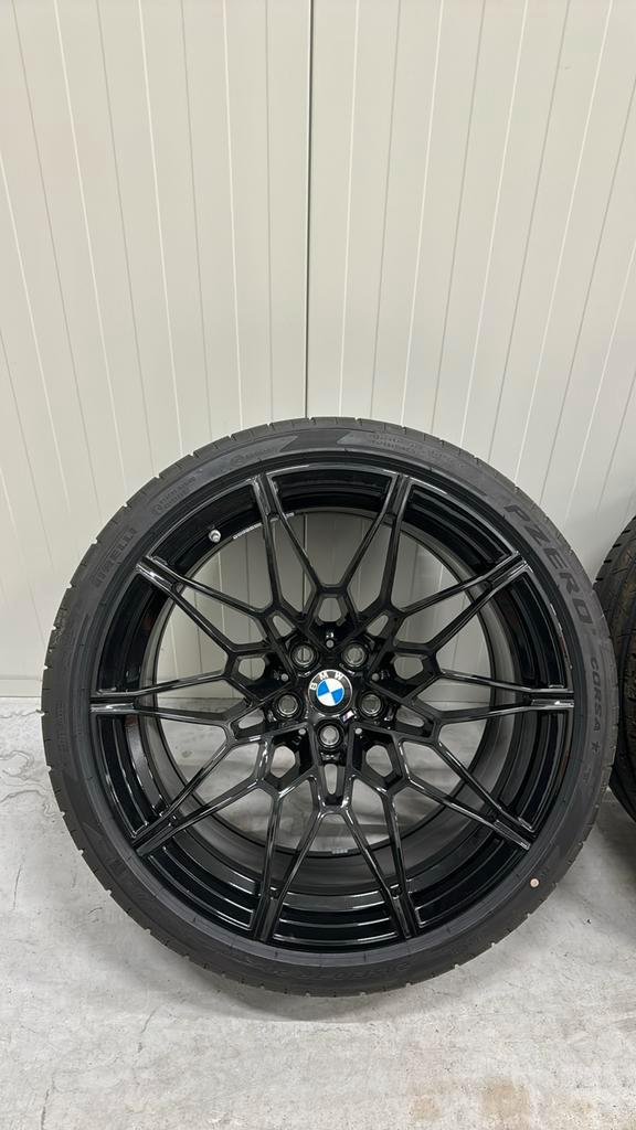 Nieuwe set BMW M3 velgen met pirelli zomer banden 19” & 20”, Auto-onderdelen, Banden en Velgen, Banden en Velgen, Zomerbanden