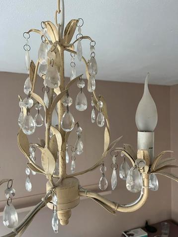 Twee schattige  brocante kroonluchtertjes beschikbaar voor biedingen