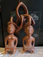 Huwelijks ketting uit één stuk hout gesneden Nigeria, Antiek en Kunst, Kunst | Niet-Westerse kunst, Ophalen of Verzenden