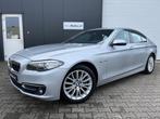 BMW 5-Serie 520i HighExe. Luxury Leder / NL / LED / Facelift, Origineel Nederlands, Te koop, Zilver of Grijs, 5 stoelen