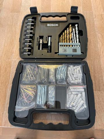 Bosch Boor- en Bitset met Schroeven en Pluggen beschikbaar voor biedingen