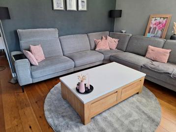 massief houten salontafel  beschikbaar voor biedingen