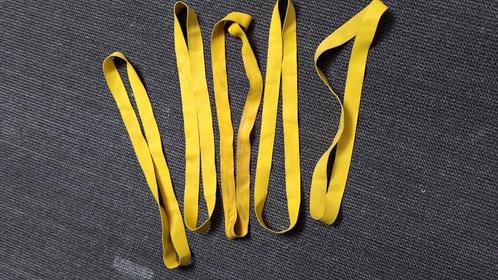 Elastieken sport banden, Sport en Fitness, Fitnessmaterialen, Gebruikt, Weerstandband, Armen, Borst, Rug, Ophalen of Verzenden