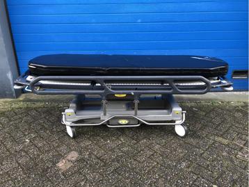 Brancardwagen uit ziekenhuisboedel QA4 Anetic Aid beschikbaar voor biedingen