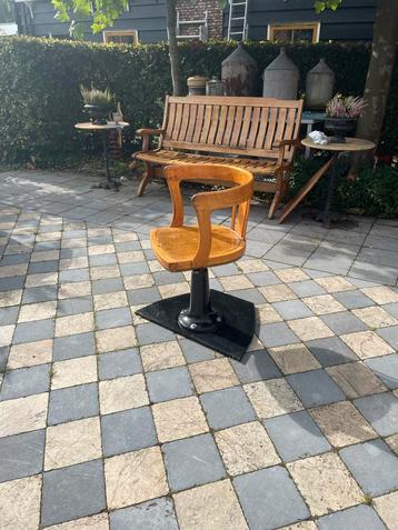 Antieke Kraanmachinisten Stoel 1850 beschikbaar voor biedingen