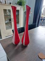 Twee grote rode vazen, 50 tot 75 cm, Ophalen of Verzenden, Rood, Glas