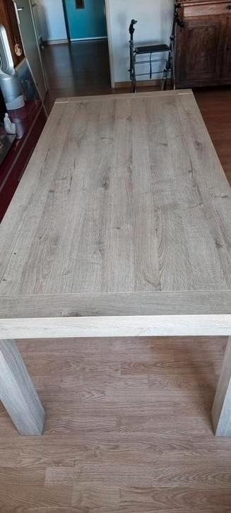 Te koop mooie eettafel 190 cm X 90 cm X 76 cm beschikbaar voor biedingen