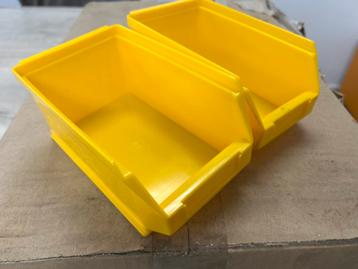 Magazijn bakken ca 150 st. beschikbaar voor biedingen