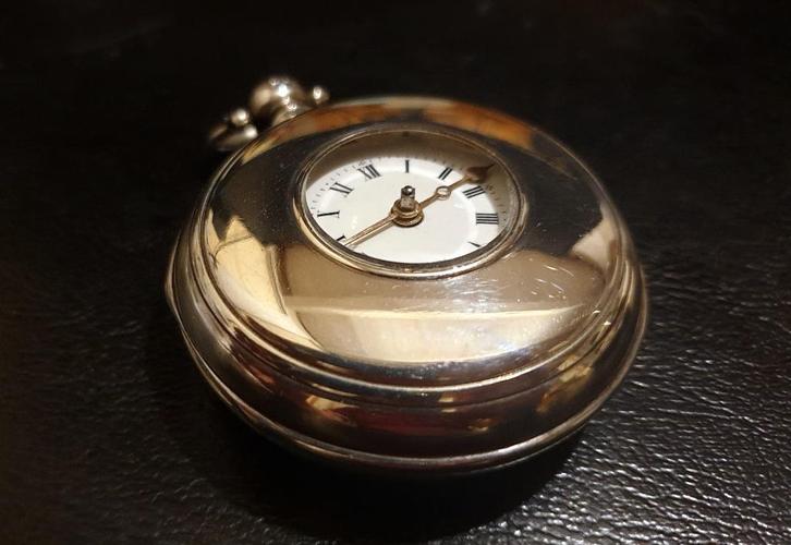 GROOT zakhorloge zilver spillegang in dubb. kast London 1833, Sieraden, Tassen en Uiterlijk, Kettingen, Zo goed als nieuw, Zilver
