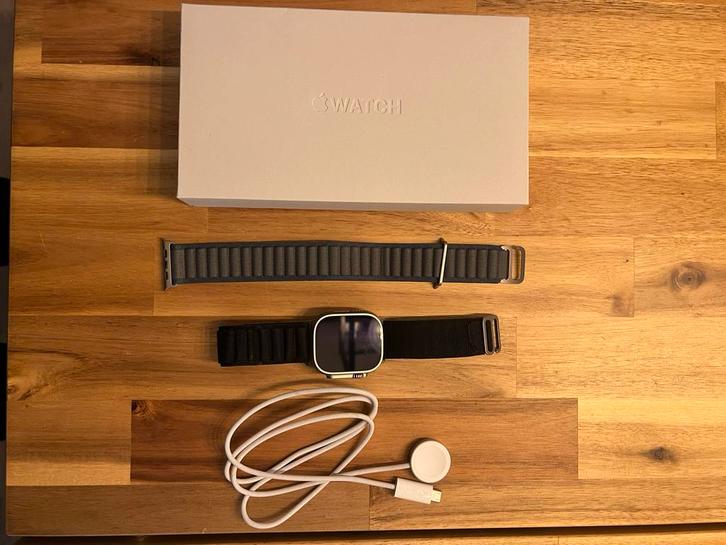 Apple watch ultra 2, 49mm, Sieraden, Tassen en Uiterlijk, Smartwatches, Zo goed als nieuw, iOS, Zwart, Afstand, Calorieverbanding