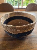 Rieten mandje, Huis en Inrichting, Woonaccessoires | Schalen en Manden, Ophalen of Verzenden, Zo goed als nieuw, Rond, Riet