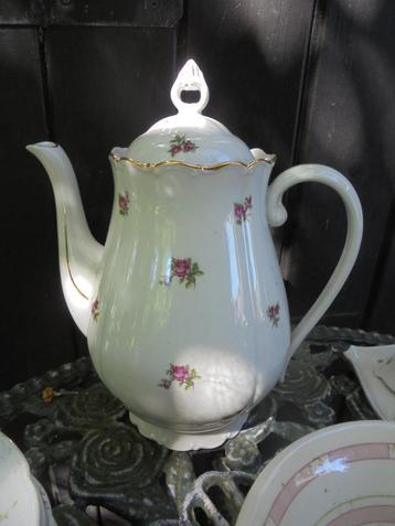 Koffiepot H & C roze roosjes (kneusje) + 6 kop en schotels beschikbaar voor biedingen