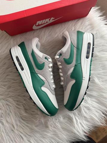 Nike Air Max 1 wit groen EU 45 airmax one nieuw sneaker beschikbaar voor biedingen
