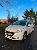 Peugeot 208 1.2 VTI 60KW/82PK 5-D 2014 ParelmoerWit, Auto's, Peugeot, Origineel Nederlands, Te koop, 5 stoelen, Benzine