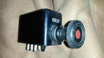 Mercedes W114 W115 Alarmrelais beschikbaar voor biedingen