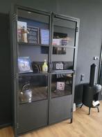Stevige Kast, vitrinekast van staal met glas, Huis en Inrichting, Kasten | Vitrinekasten, Ophalen, 50 tot 100 cm, 150 tot 200 cm