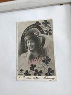 VROUW IN  HOEFIJZER 1905, Verzamelen, Ophalen of Verzenden, Voor 1920, Overige thema's