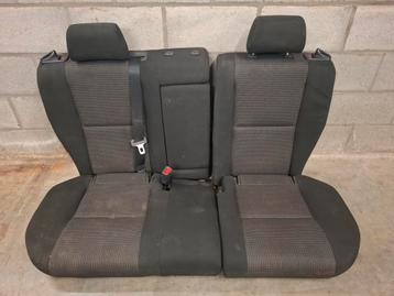 Toyota Avensis T25 2003-2007 achterbank zetels achter beschikbaar voor biedingen