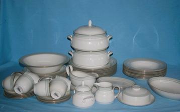 Royal Doulton " Berkshire " 8 Persoons dinerservies beschikbaar voor biedingen