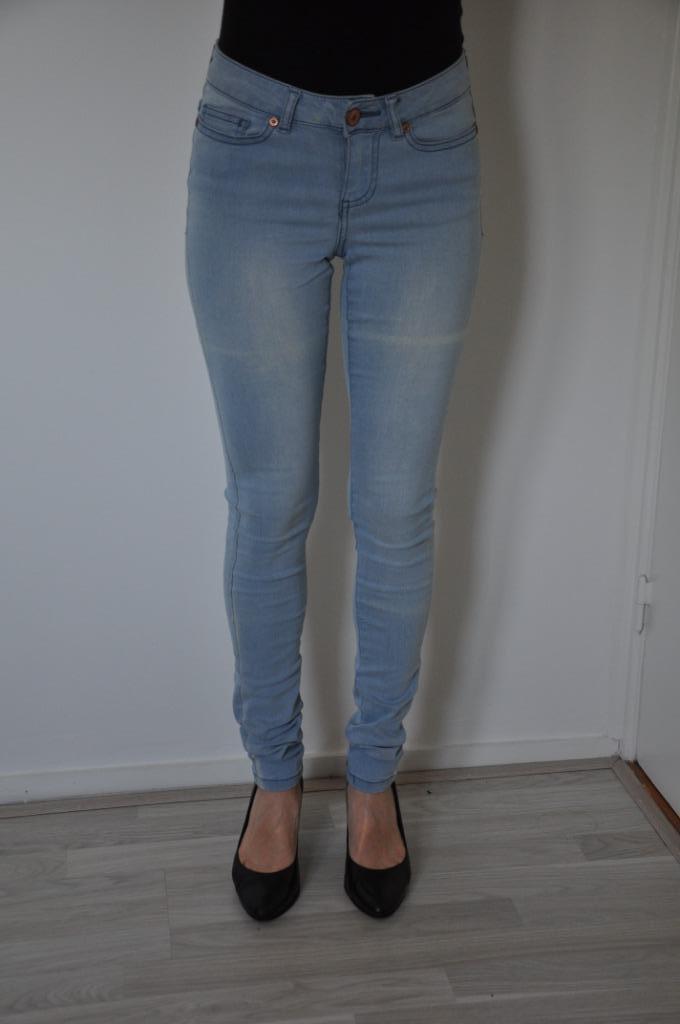 noisy may skinny jeans xs,spijkerbroek,skinny jeans 25, xs, Kleding | Dames, Spijkerbroeken en Jeans, Zo goed als nieuw, W27 (confectie 34) of kleiner