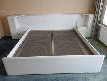 Auping bed 180x200 met nachtkastjes