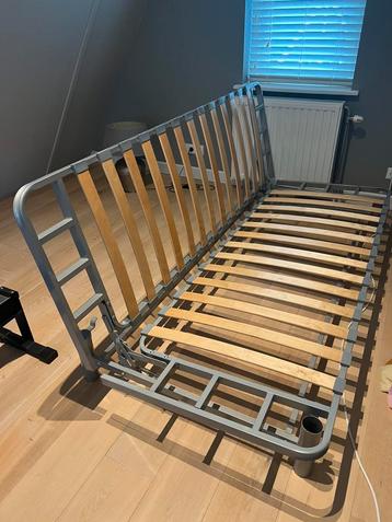 Slaapbank gratis op te halen inclusief nog smetteloos matras