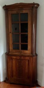 Antieke hoek vitrinekast, Ophalen