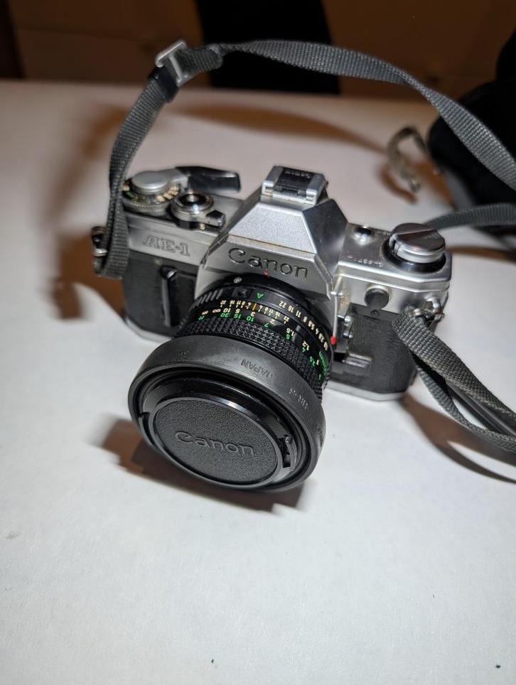 Canon AE-1: Lensen (28mm, 50mm, tele), flitser, accessoires, Audio, Tv en Foto, Fotocamera's Analoog, Gebruikt, Spiegelreflex