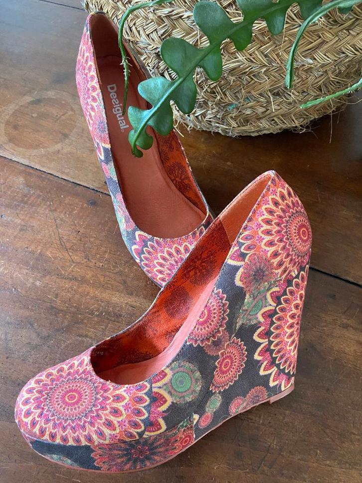 Desigual High heels plateauzool schoenen mt 40  CARNAVAL, Kleding | Dames, Schoenen, Zo goed als nieuw, Pumps, Overige kleuren