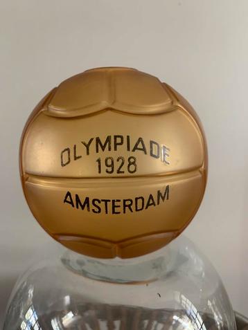 Glazen bolvaas Olympische Spelen 1928 beschikbaar voor biedingen