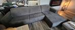 Grijze hoekbank met gebruikerssporen - op te halen, Huis en Inrichting, Banken | Bankstellen, Ophalen, Gebruikt, Hoekbank, Modern