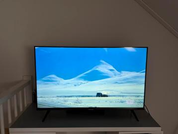 Zo goed als nieuw UE43AU7040K 43inch Samsung Smart TV beschikbaar voor biedingen