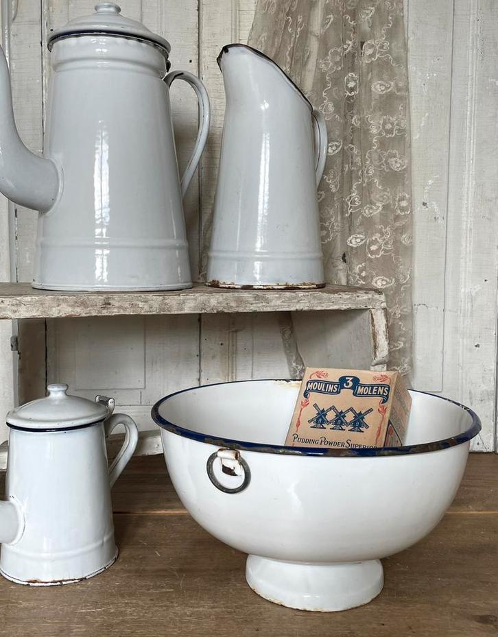 Emaille oude beslagkom wit met blauw randje ophang oog, Antiek en Kunst, Antiek | Emaille, Verzenden