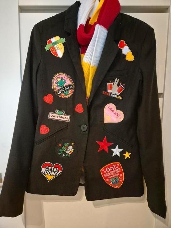 Carnaval jas oeteldonk S/M, Kleding | Dames, Carnavalskleding en Feestkleding, Zo goed als nieuw, Carnaval, Ophalen of Verzenden