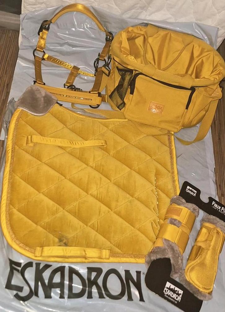Set _ Eskadron Classic Sports, Pony - Dressuur - S, Dieren en Toebehoren, Paarden en Pony's | Dekens en Dekjes, Zo goed als nieuw
