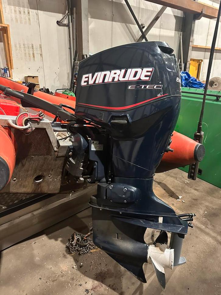 Evinrude 75 pk etec op knuppel langstaard, Watersport en Boten, Buiten- en Binnenboordmotoren, Zo goed als nieuw, Benzine, 30 pk of meer
