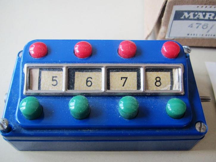 Märklin 7072 schakelpaneel puls 4 seinen/wissels +ovp 476/4, Hobby en Vrije tijd, Modeltreinen | H0, Gebruikt, Transformator of Voeding