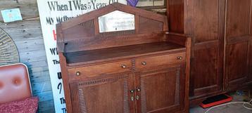 Antieke Buvet Kast beschikbaar voor biedingen