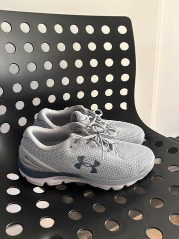 Under armour gym shoes beschikbaar voor biedingen