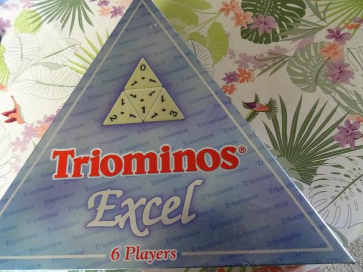 2 x Triominos excel voor 6 spelers als nieuw, Hobby en Vrije tijd, Gezelschapsspellen | Bordspellen, Zo goed als nieuw, Ophalen of Verzenden