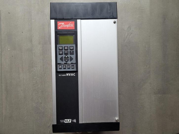 Danfoss HVAC frequentieregelaar 3~400V 2,2kW, Hobby en Vrije tijd, Elektronica-componenten, Gebruikt, Ophalen of Verzenden