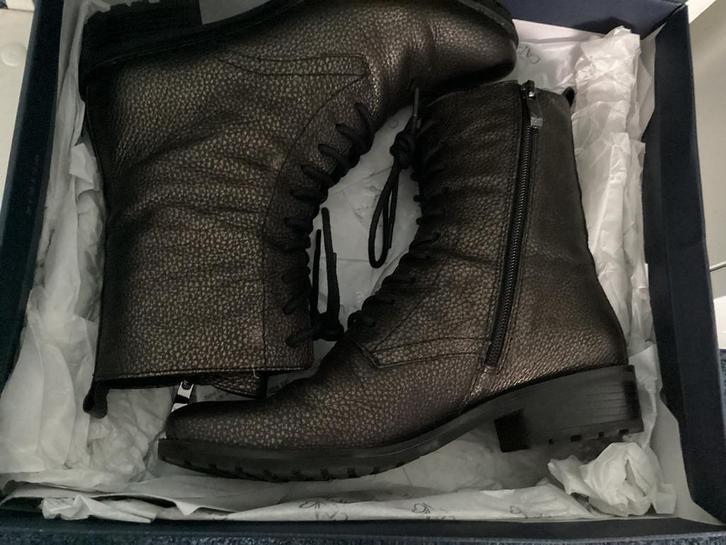 Bruine veterlaarsjes van Caprice maat 37, Kleding | Dames, Schoenen, Zo goed als nieuw, Lage of Enkellaarzen, Bruin, Ophalen of Verzenden