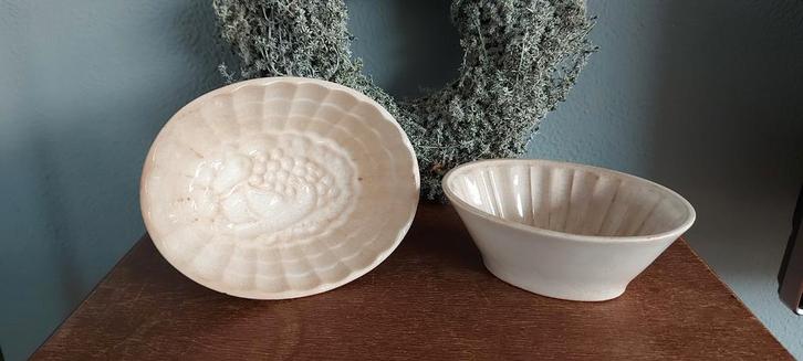 2 prachtig beboterde puddingvormen van Petrus Regout, Antiek en Kunst, Antiek | Keramiek en Aardewerk, Ophalen of Verzenden
