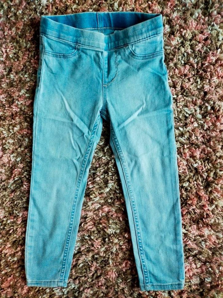Zgan! Heerlijke lichte denim legging van H&M! Mt 98, Kinderen en Baby's, Kinderkleding | Maat 98, Zo goed als nieuw, Meisje, Broek
