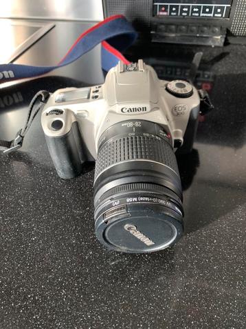 Canon EOS 300 camera analoog met Hama lens