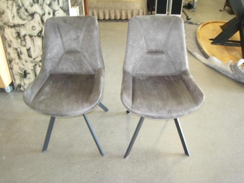 2 faux suede eetstoelen donkergrijs, Huis en Inrichting, Stoelen, Gebruikt